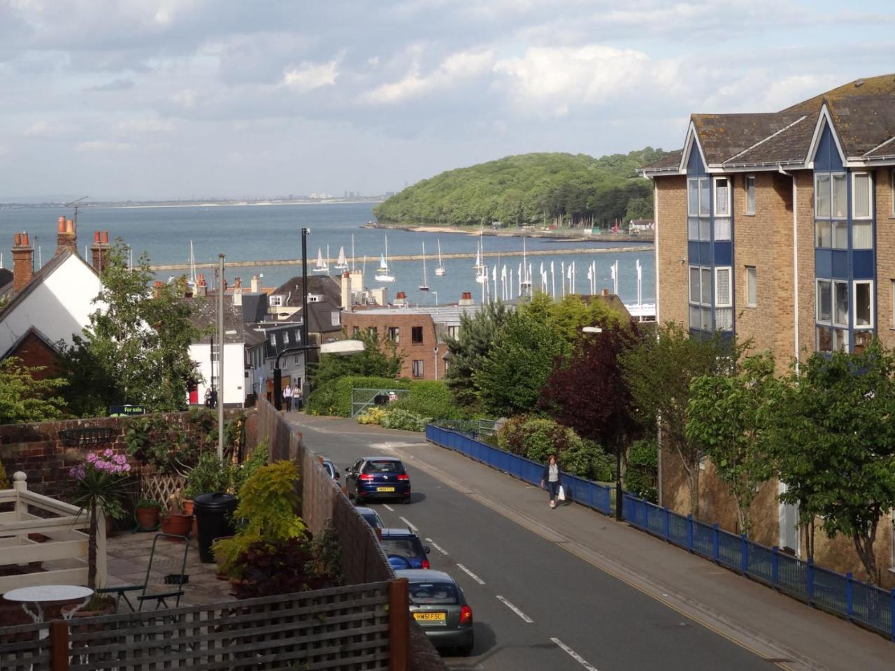 Gray'S Inn Cowes  Bagian luar foto